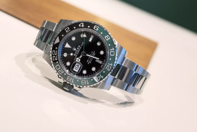 Everything You’ve Wanted To Know But Been Too Embarrassed To Ask About GMT Watches